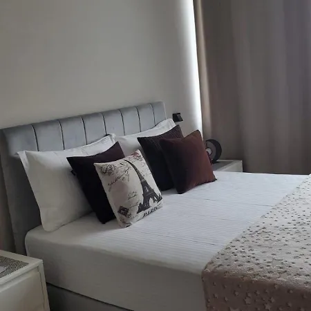 Hotell Radio Lushnjë