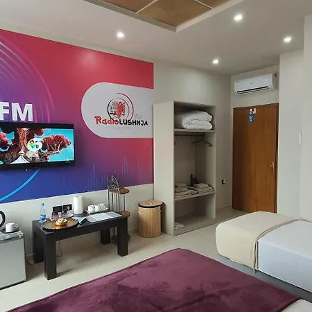 Radio * Lushnjë