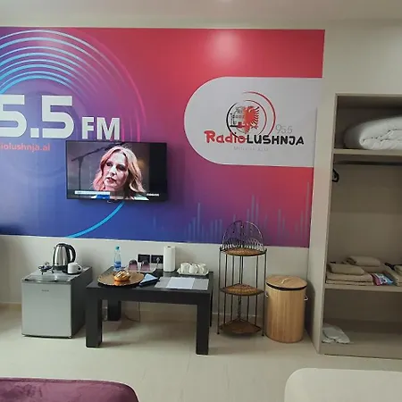 Radio *