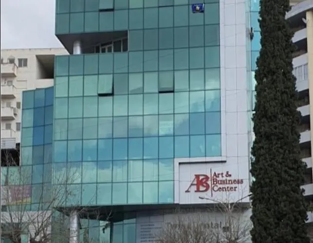 Radio Hotel Lushnjë