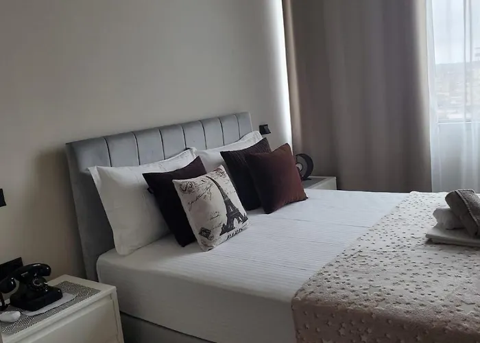 Hotel Radio Lushnjë